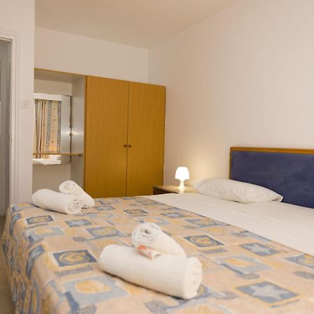 Alecos Hotel Apartments Paphos Exteriör bild