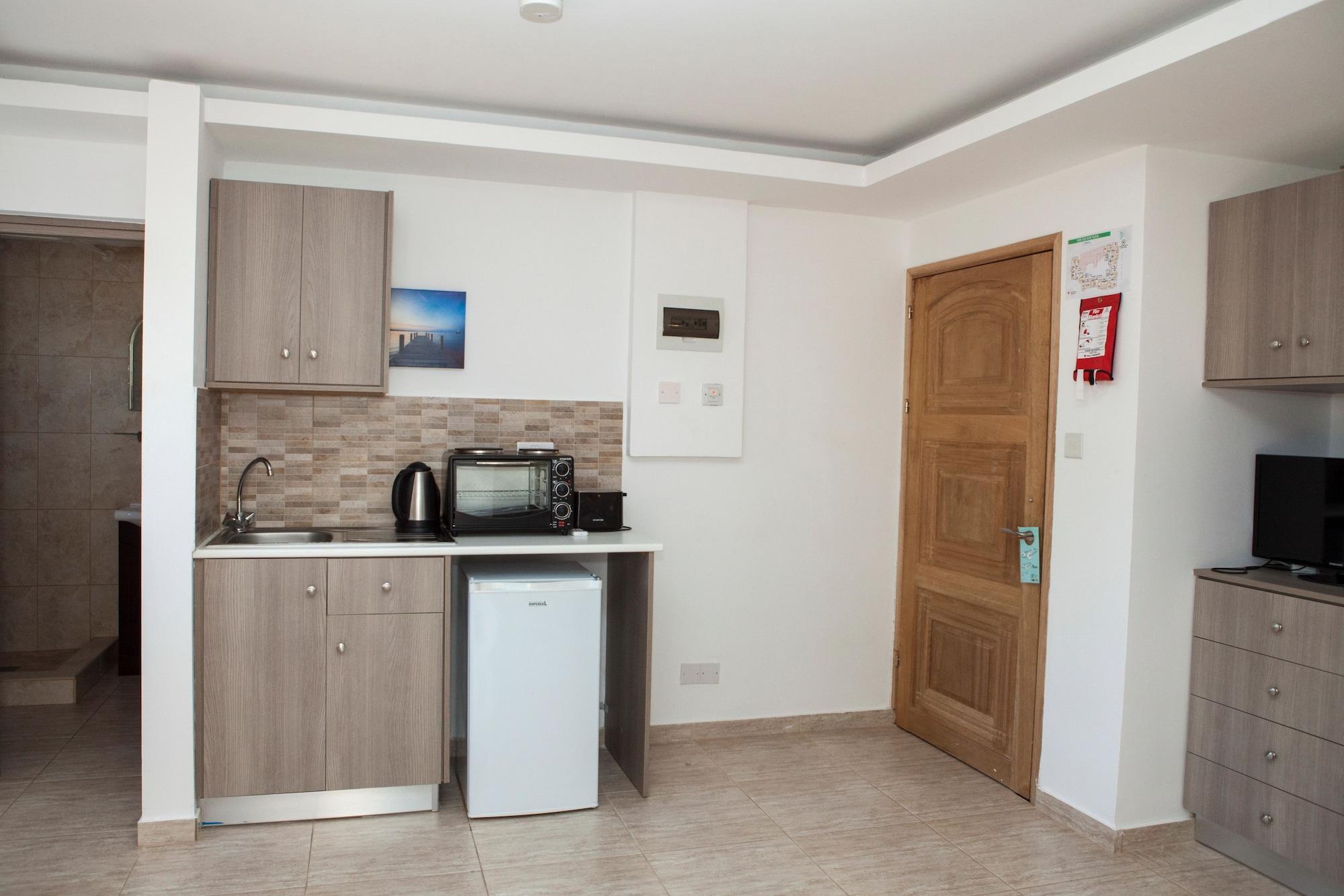 Alecos Hotel Apartments Paphos Exteriör bild