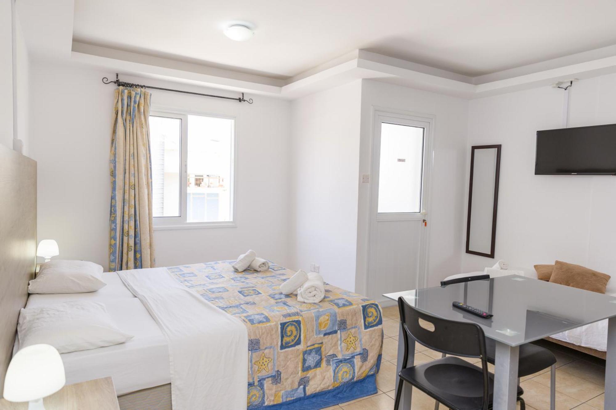 Alecos Hotel Apartments Paphos Exteriör bild