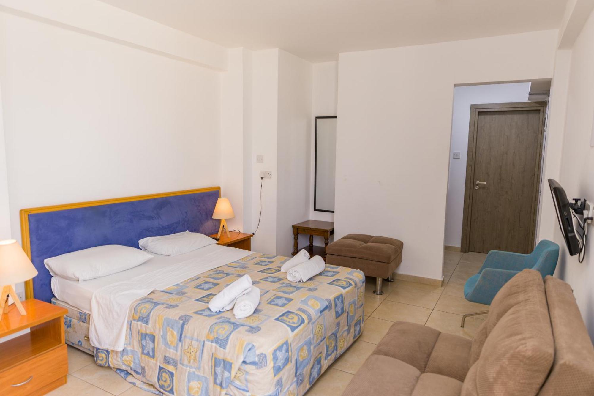 Alecos Hotel Apartments Paphos Exteriör bild