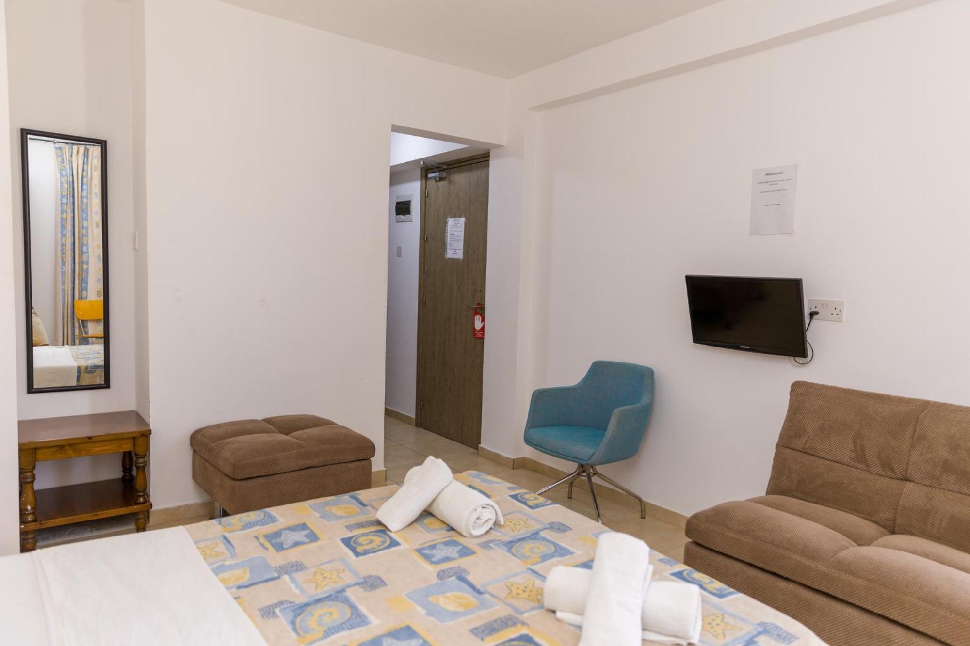 Alecos Hotel Apartments Paphos Exteriör bild