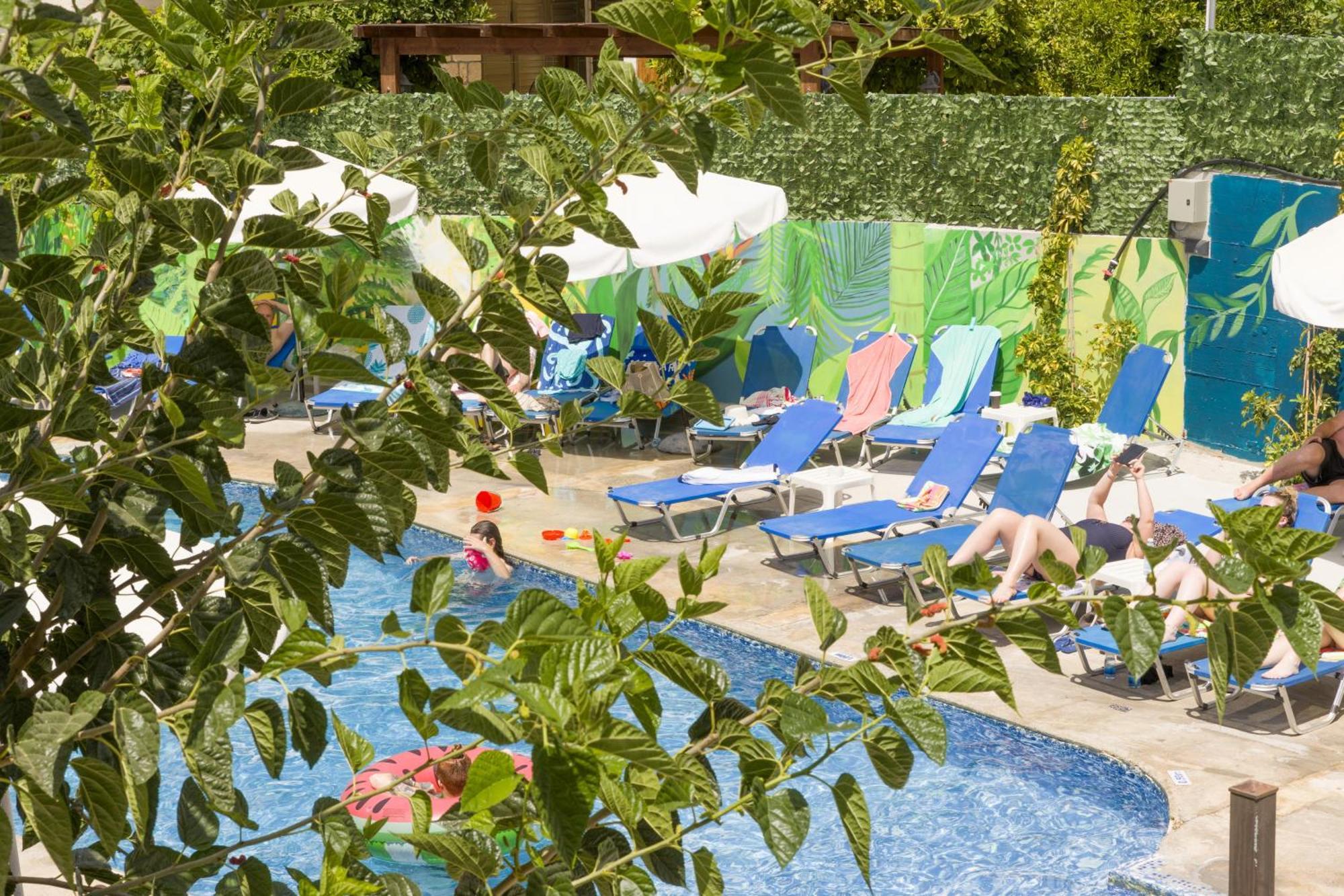 Alecos Hotel Apartments Paphos Exteriör bild
