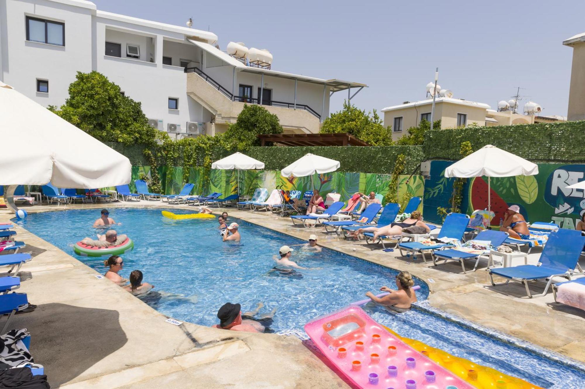 Alecos Hotel Apartments Paphos Exteriör bild